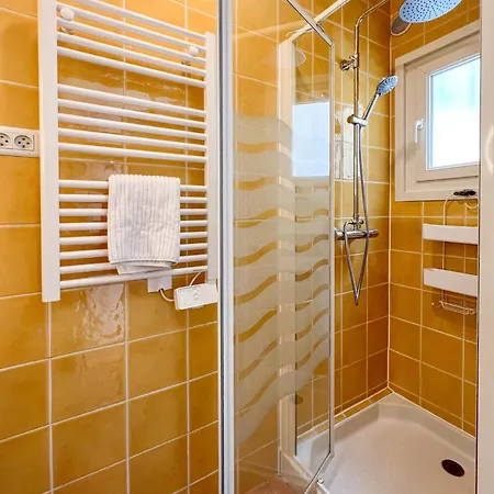 Апартаменты A Avec Sauna - Parking Prive - 6 Couchages Тулон
